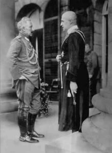 ▲ Гетьман П. Скоропадський (справа) та кесар Вільгельм ІІ (Берлін, 1918 р.). Фото з Вікіпедії