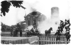 ▲ Руйнування церкви у Крилові. Фото з сайту khdm1938.net